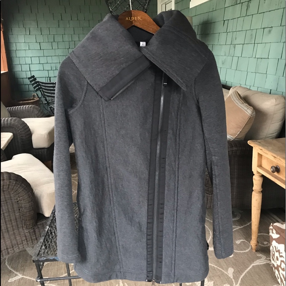 Lululemon Charcoal Grey Asymmetrical Coat. Size 4